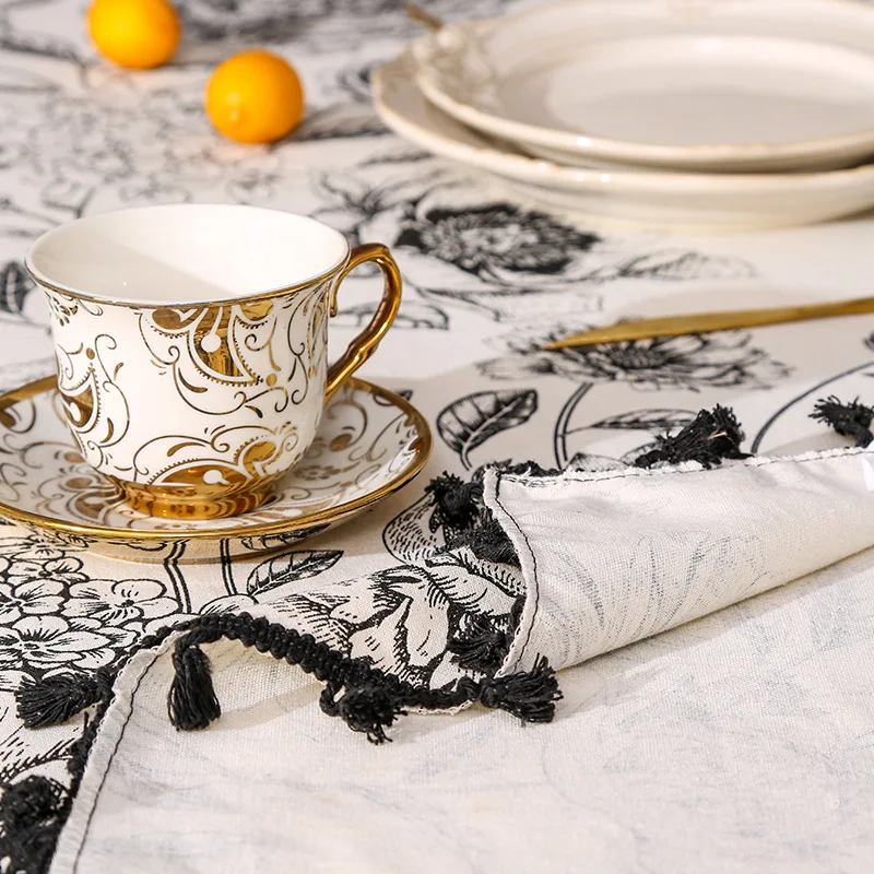 Obrus w kwiatowy wzór, obniżon – Home Textiles Sale recenzja i cena